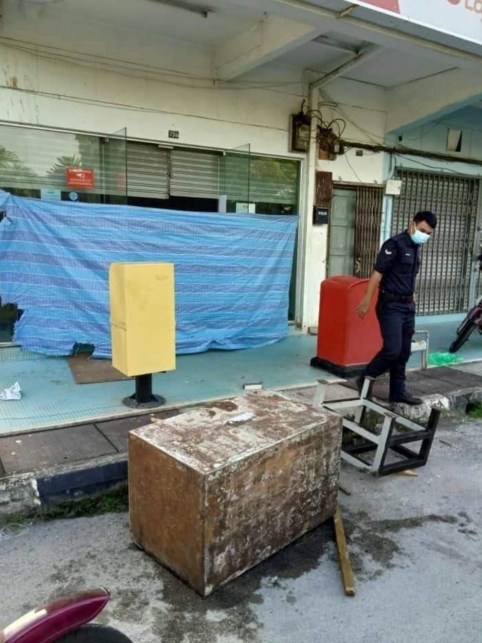 Pejabat Pos Kampung Rapat 1 pejabat pos kampung rapat